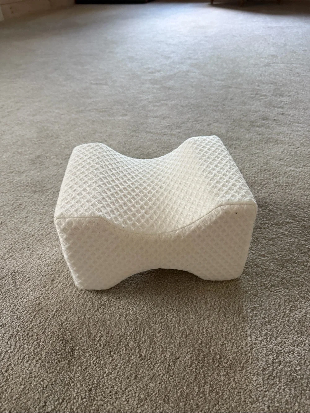 Contour Memory Foam Knee Pillow in White - Support Cushion